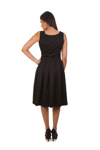 Sleeveless Box Pleat Waisted Dress (Black)